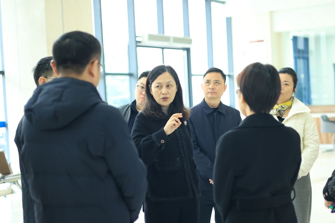 市領(lǐng)導(dǎo)一行調(diào)研我院工作，共筑醫(yī)療衛(wèi)生健康領(lǐng)域安穩(wěn)發(fā)展