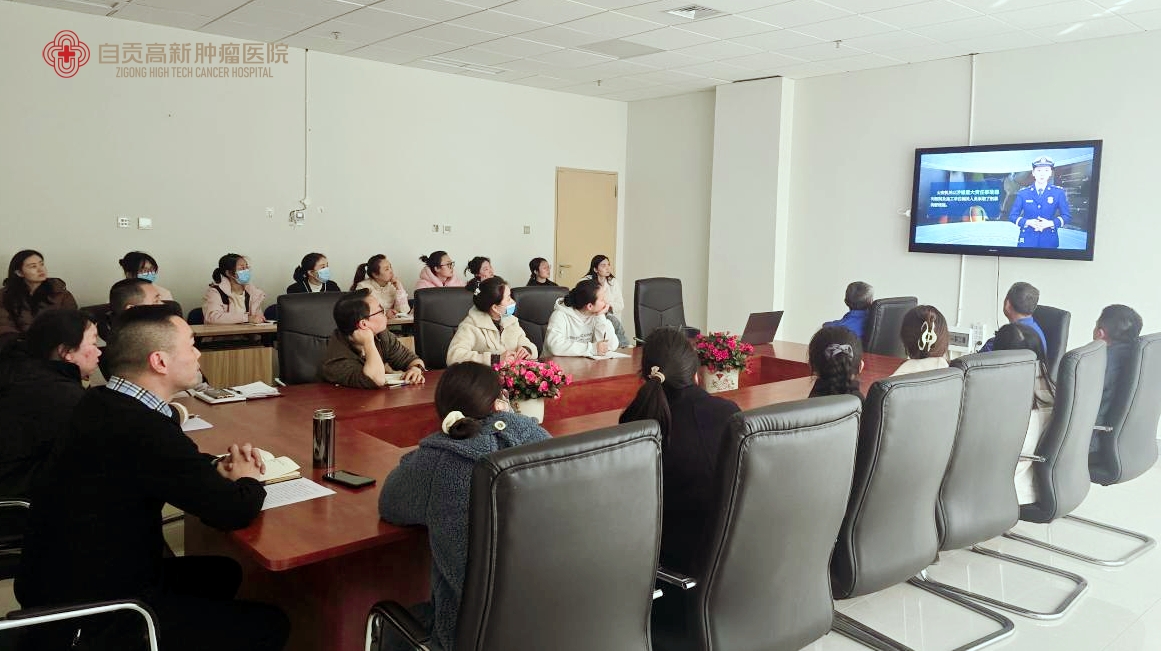 筑牢生命防線(xiàn) 共護(hù)醫(yī)療安全—— 自貢高新腫瘤醫(yī)院開(kāi)展志愿消防隊(duì)專(zhuān)項(xiàng)消防培訓(xùn)